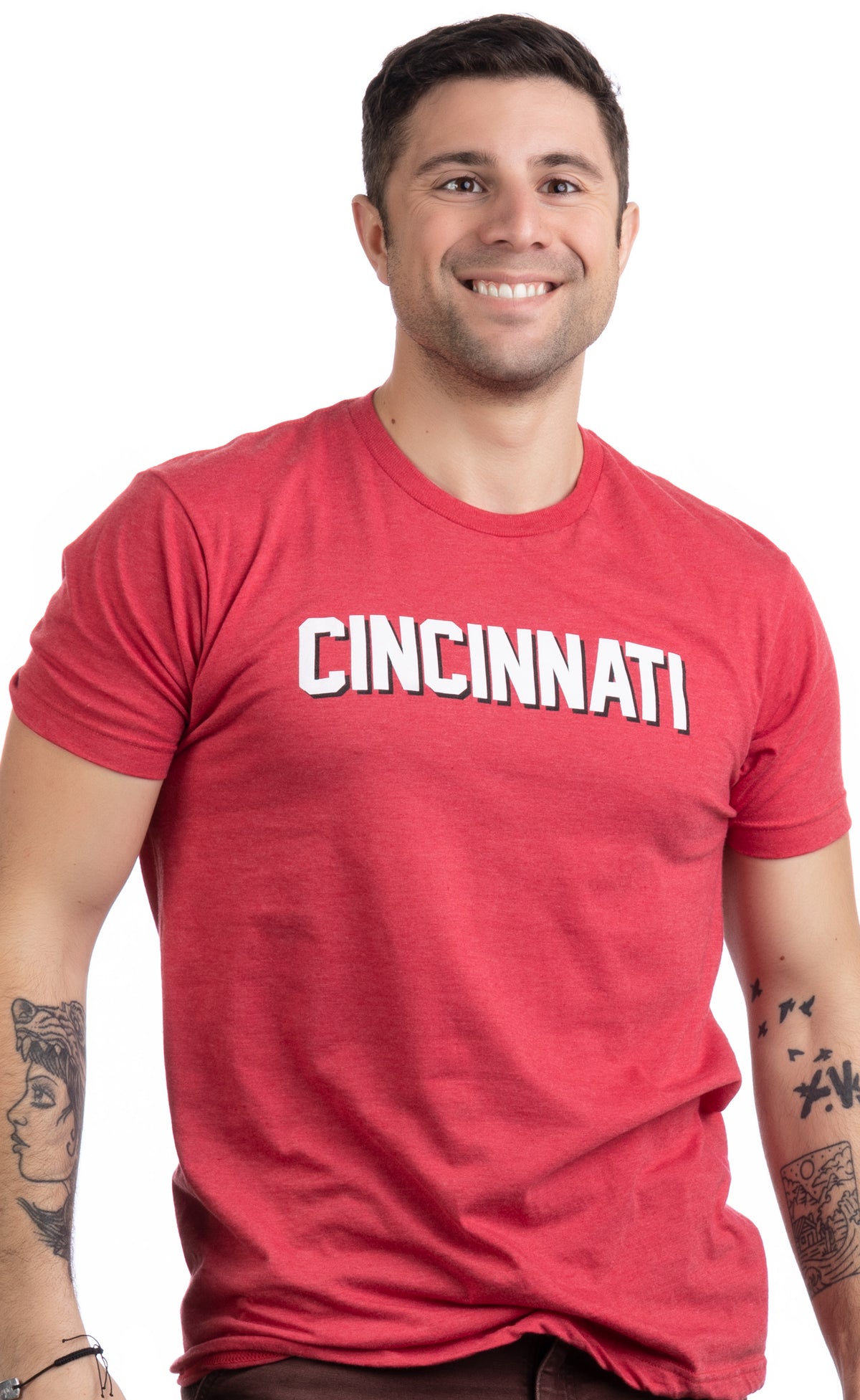 CINCINNATI | Classic Retro Red City Ohio Pride Newport Fan Men Women T-shirt