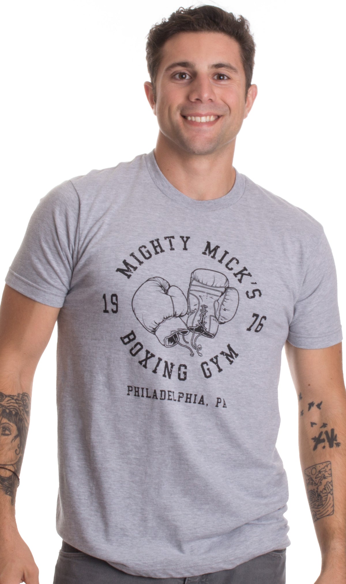 Mighty Mick's Boxing Gym 1976 | Philadelphia Boxer Vintage Style Gloves T-shirt